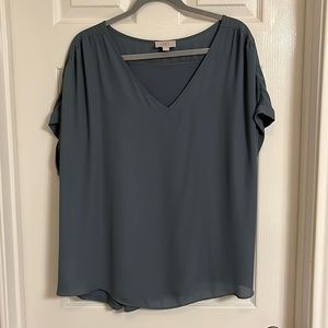 Loft short sleeve Vneck shirt in a blue grey color